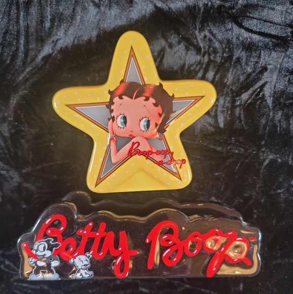 781. 2004 ~ Betty Boop ~ Salt & Pepper ~ Collector's Item ~ Boop-oop-a-doop! - Picture 1 of 12